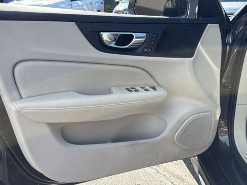 Used 2022 Volvo S60 T8 Inscription w/ Advanced Package image 6