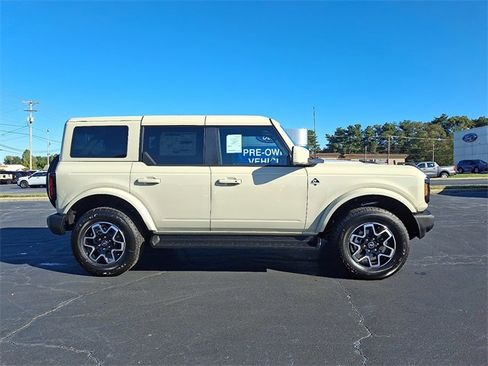 New 2025 Ford Bronco Outer Banks image 8