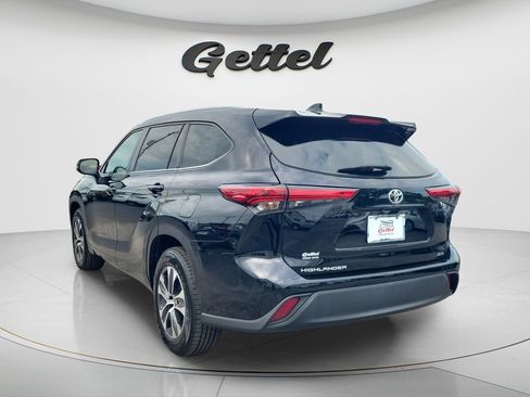 Used 2023 Toyota Highlander XLE FWD image 7