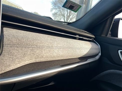 Used 2023 Jeep Compass Sport image 18