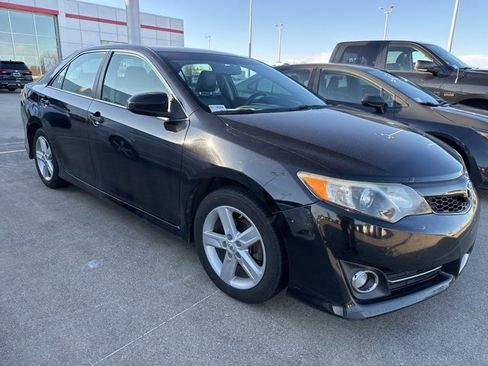 Used 2012 Toyota Camry SE image 12