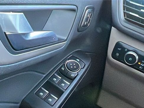 Certified 2022 Ford Escape SEL w/ Technology Package image 33