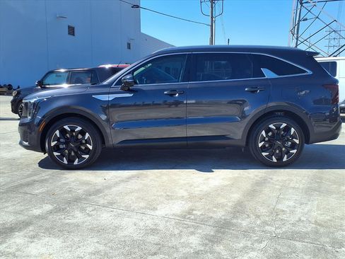 Used 2025 Kia Sorento SX image 24
