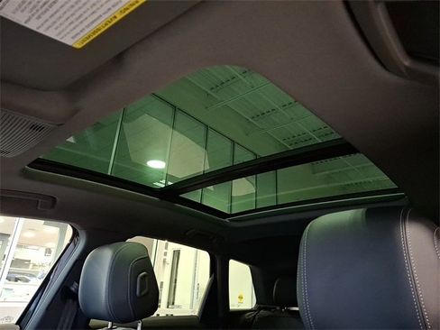 Used 2023 Audi Q4 e-tron Premium Plus image 13