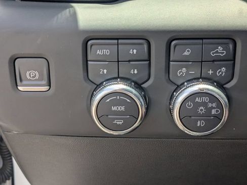 Used 2023 GMC Sierra 1500 AT4 AWD/4WD image 16