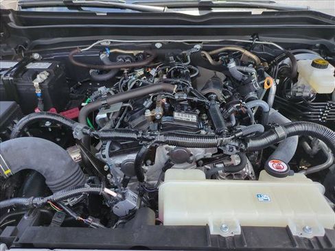 Used 2025 Toyota Tacoma SR5 AWD/4WD image 21