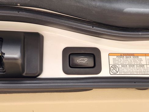 Used 2018 Lexus LX 570 4WD w/ Luxury Package image 43