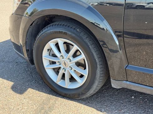 Used 2019 Dodge Journey SE FWD image 6