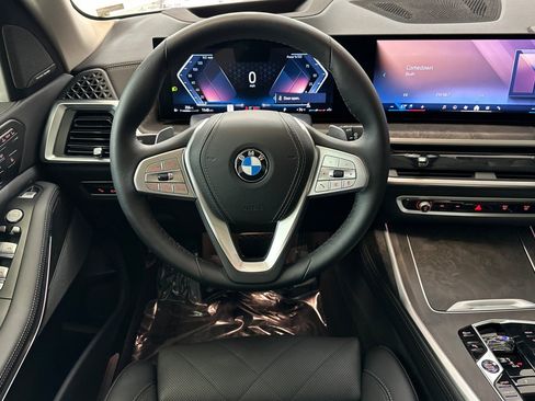 Used 2025 BMW X7 xDrive40i w/ Premium Package AWD/4WD image 31