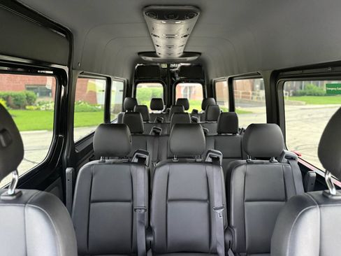 Used 2024 Mercedes-Benz Sprinter 2500 image 18