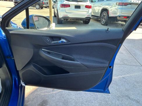 Used 2017 Chevrolet Cruze LT w/ Convenience Package image 16