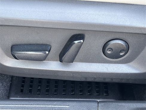 Used 2023 Nissan Rogue SV image 19