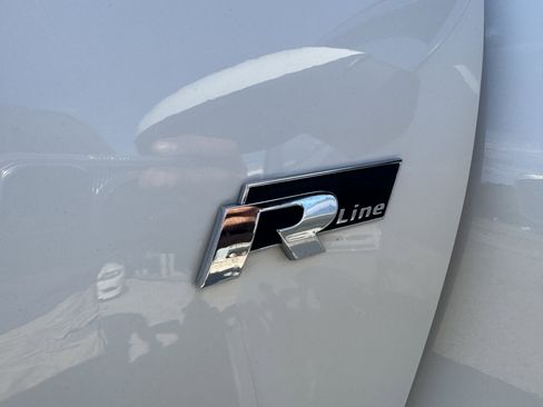 Used 2014 Volkswagen Touareg TDI image 28