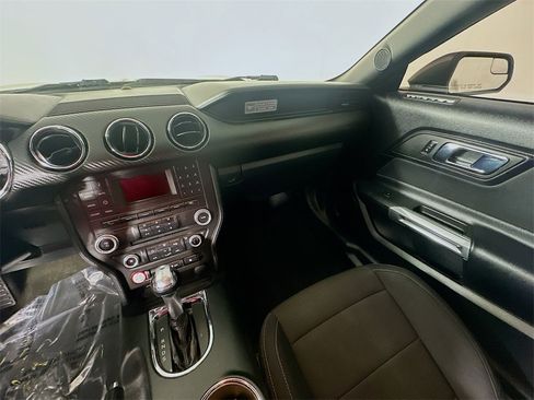 Used 2017 Ford Mustang Coupe image 11