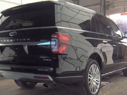 Used 2024 Ford Expedition Max Limited image 3