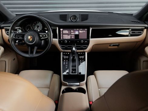 Certified 2022 Porsche Macan S image 16