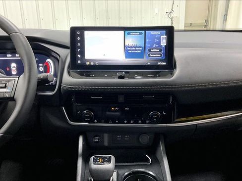 Used 2025 Nissan Rogue SL w/ Tech Package AWD/4WD image 6