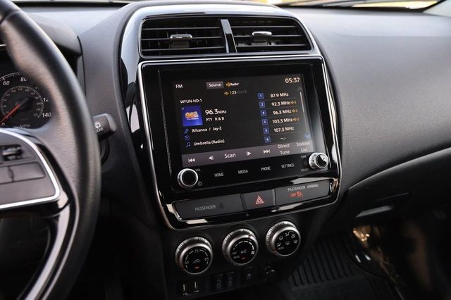 Used 2024 Mitsubishi Outlander Sport SE AWD/4WD image 17