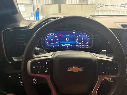 Used 2022 Chevrolet Silverado 1500 LTZ w/ Z71 Off-Road Package AWD/4WD image 21