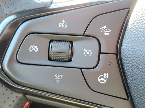 Used 2024 Chevrolet Trax RS w/ Sunroof Package image 9