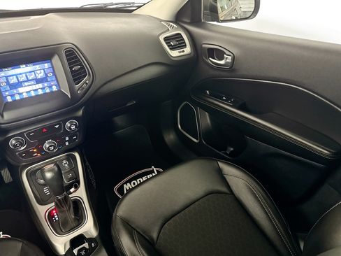 Used 2019 Jeep Compass Latitude w/ Cold Weather Group AWD/4WD image 32