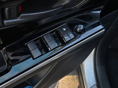 Used 2024 Toyota bZ4X Limited image 10