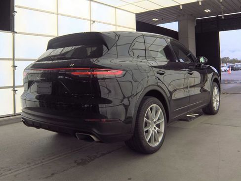 Used 2019 Porsche Cayenne image 2