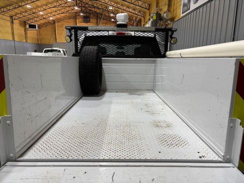 Used 2020 Ford F250 XL w/ Power Equipment Group image 21