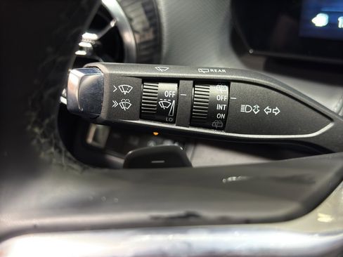 Used 2025 Chevrolet Equinox LT w/ Convenience Package II image 25