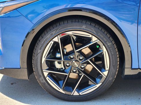 New 2025 Kia K4 GT-Line image 7