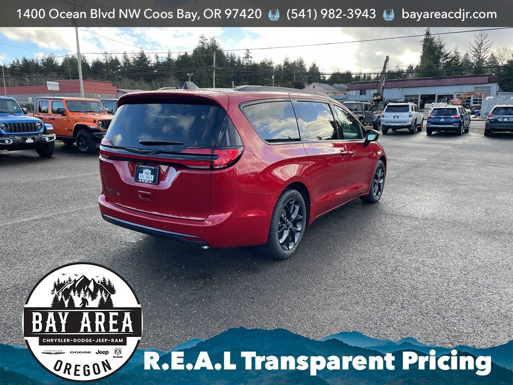New 2026 Chrysler Pacifica Select w/ S Appearance Package FWD image 5