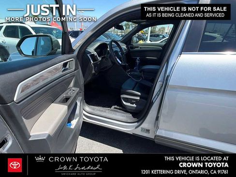 Used 2022 Volkswagen Atlas Cross Sport SE FWD image 4