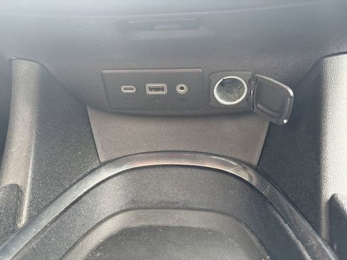 Used 2021 Chevrolet Malibu LT FWD image 14