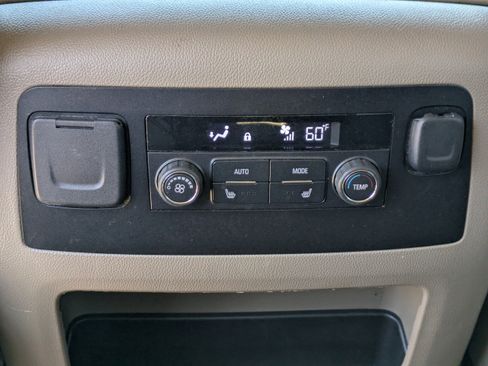 Used 2015 GMC Yukon SLT w/ HD Trailering Package image 17