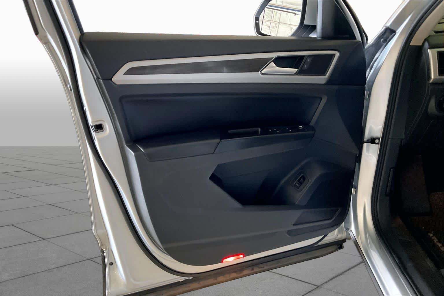 Used 2018 Volkswagen Atlas SE FWD image 19