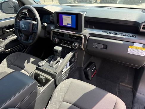 Used 2026 Toyota Tacoma SR5 AWD/4WD image 17