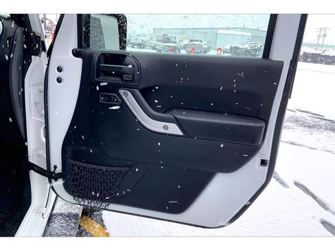 Used 2017 Jeep Wrangler Unlimited Sahara w/ LED Lighting Group image 23