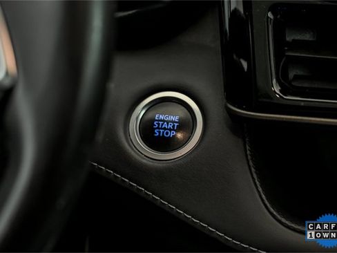 Used 2021 Toyota Highlander XLE image 19