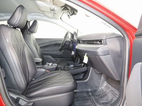 Used 2023 Ford Mustang Mach-E Select image 11