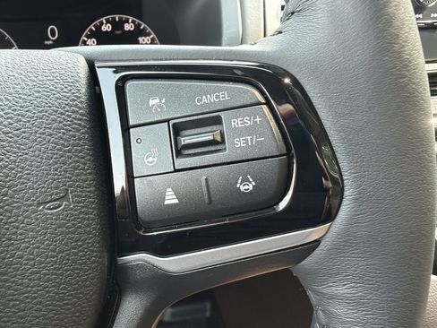 Used 2026 Honda Odyssey Elite image 32