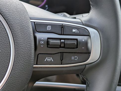 Certified 2025 Kia Sportage EX FWD image 20