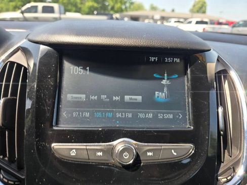 Used 2017 Chevrolet Cruze Premier FWD image 17