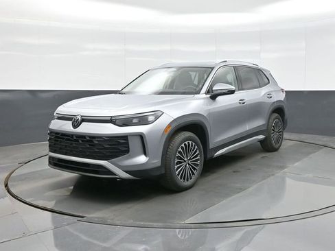 New 2026 Volkswagen Tiguan S image 3