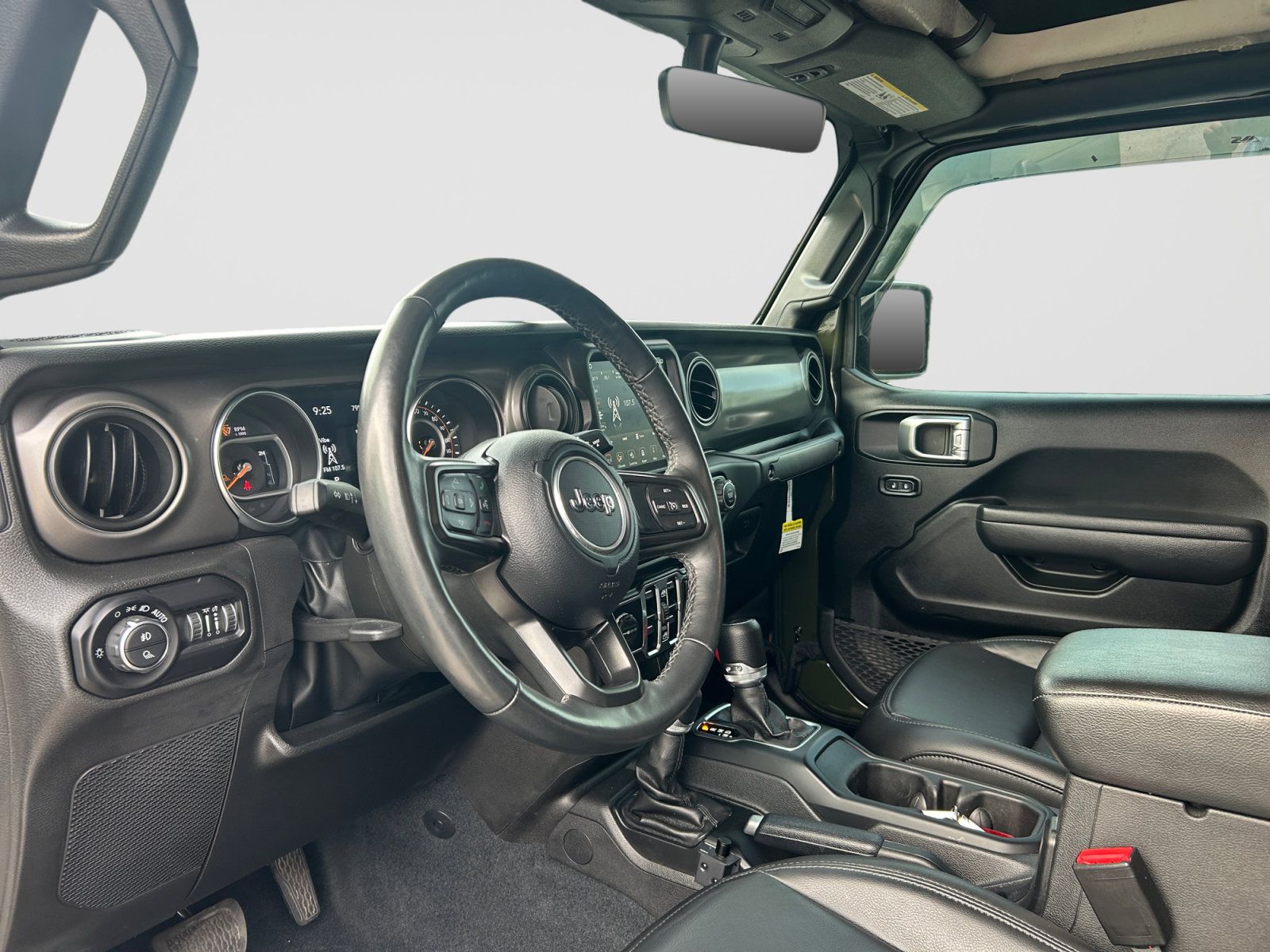 Used 2022 Jeep Gladiator Sport AWD/4WD image 13