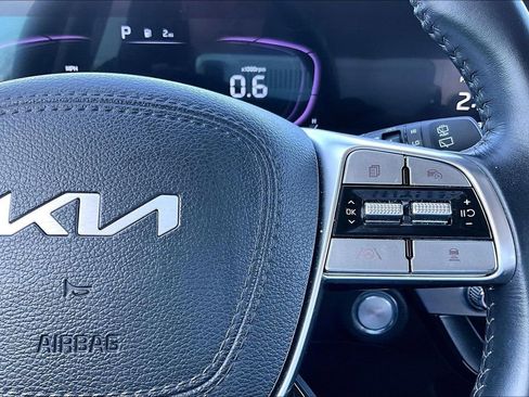 Used 2025 Kia Telluride S image 28