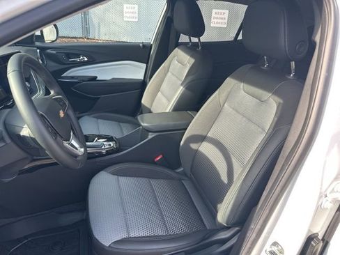 Used 2024 Chevrolet Trax LT w/ Driver Confidence Package image 13