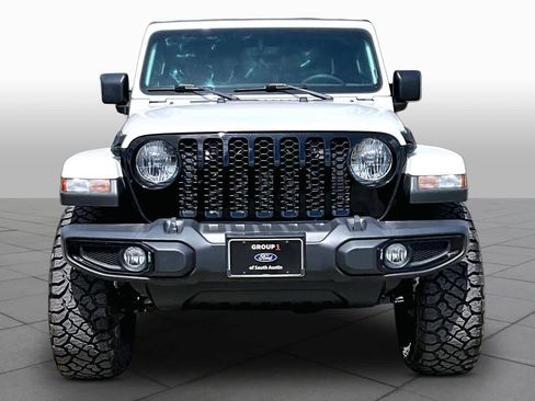 Used 2023 Jeep Gladiator Sport AWD/4WD image 4