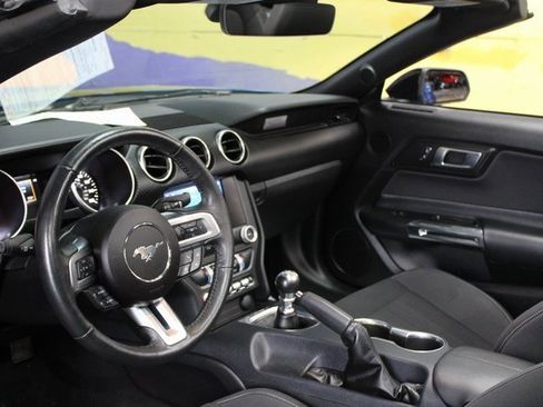 Used 2021 Ford Mustang Convertible image 14