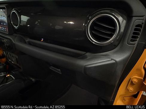 Used 2021 Jeep Wrangler Unlimited Sahara AWD/4WD image 27