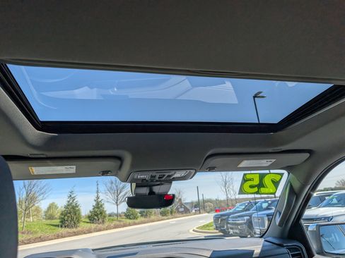 Used 2025 Chevrolet Silverado 1500 LTZ w/ LTZ Premium Package image 19